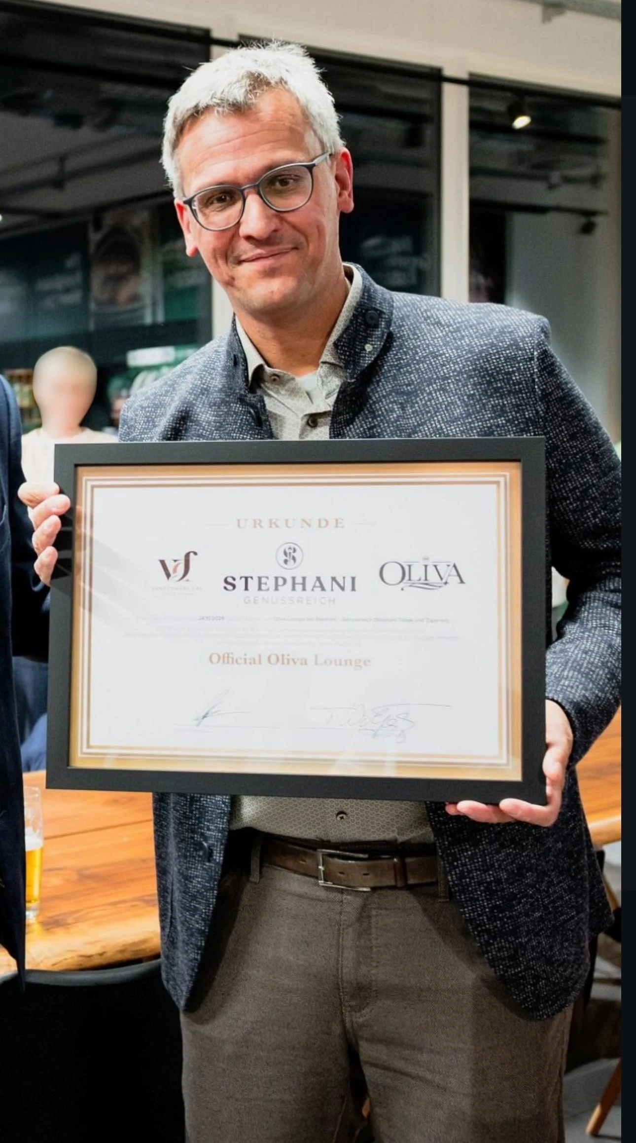 Official Oliva Lounge Certification