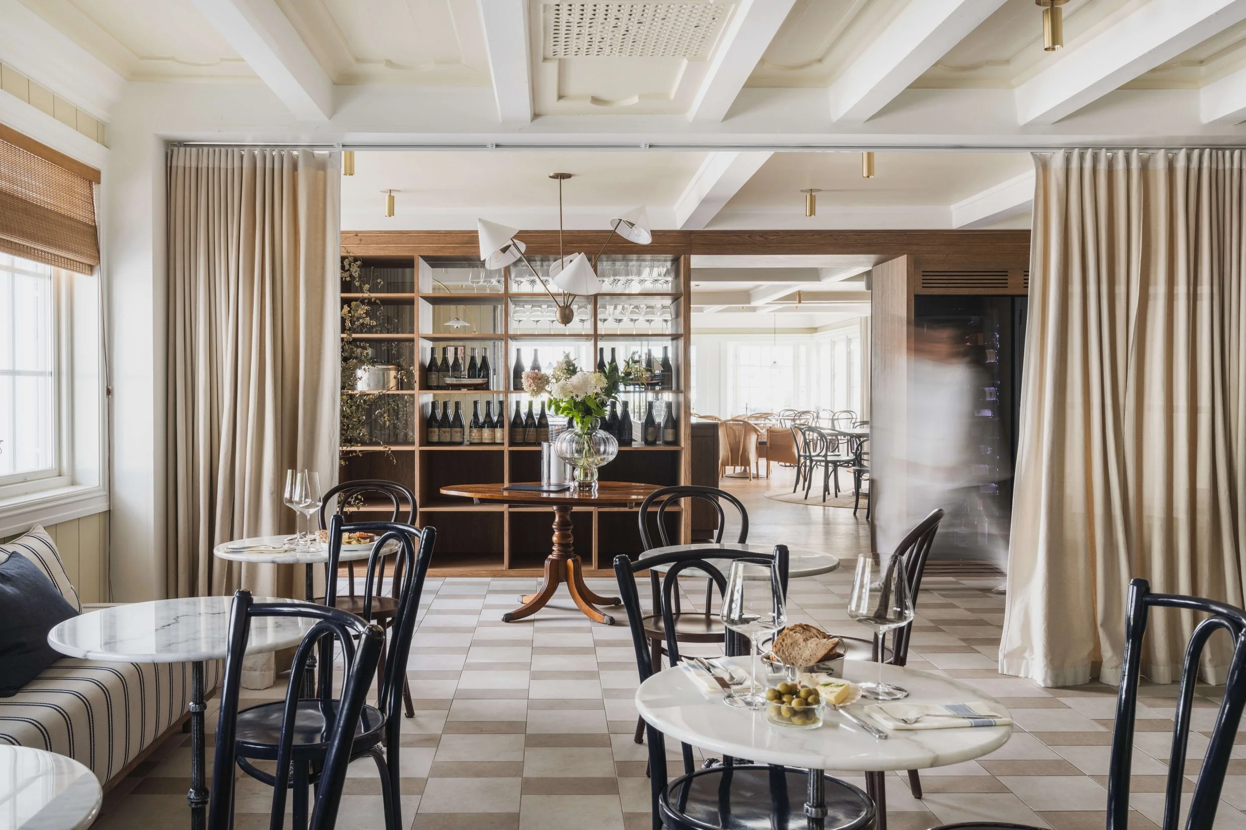 Intim middagssone med havutsikt på Lanternen Brasserie