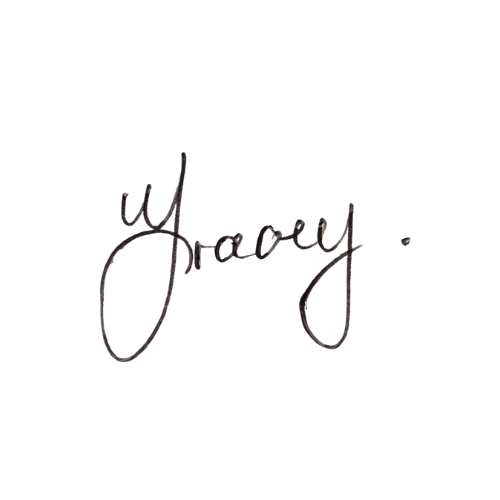 A transparent background with the name Tracey written in cursive handwriting.