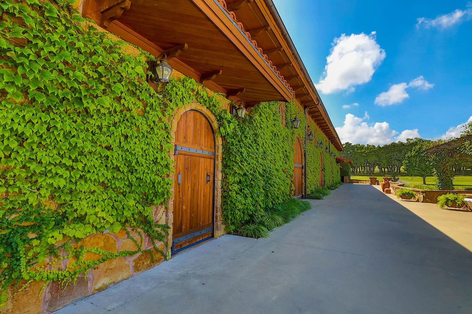 Bella Vita Ranch, a Tuscan style indoor and outdoor wedding venue in Stephenville, Texas