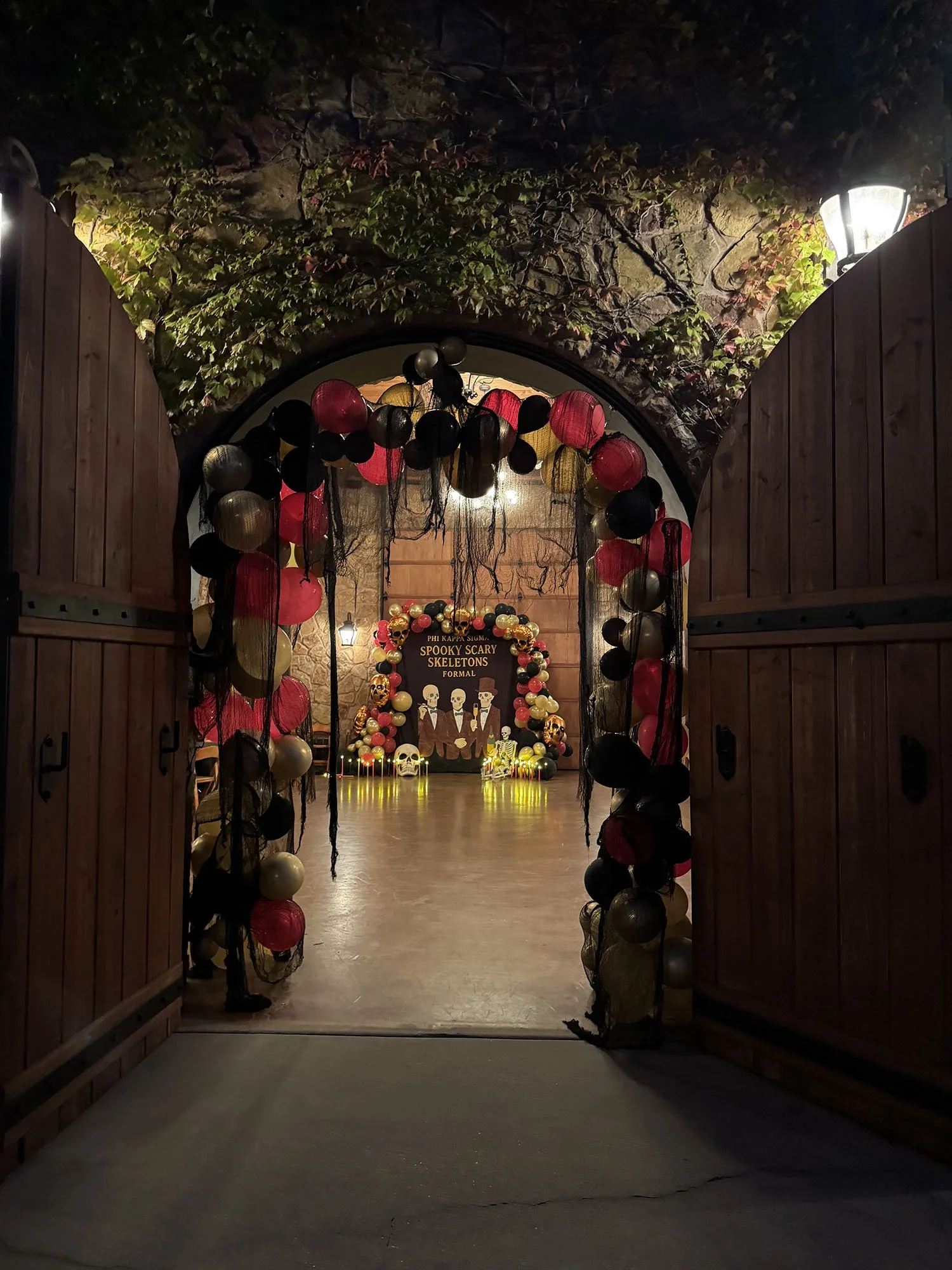 Balloon arch at a Texas event venue