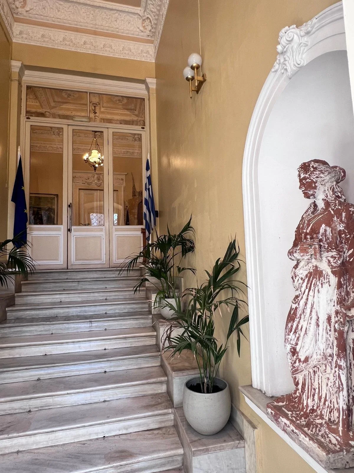 WhatsApp Image 2025-11-10 at 15.45.50(3).jpeg