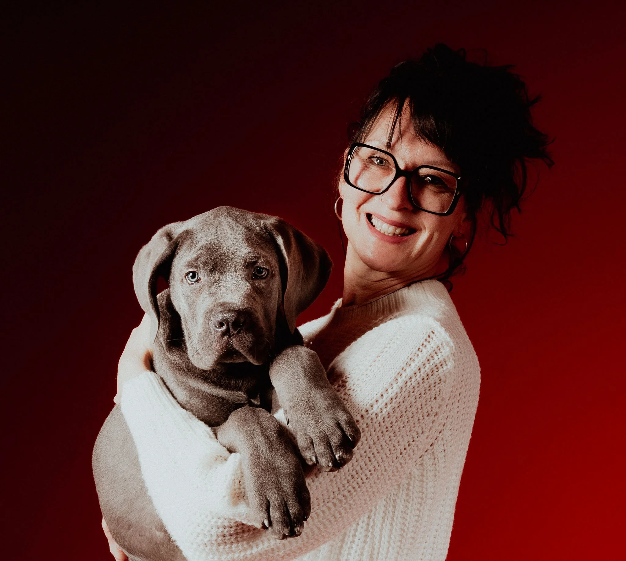 Portrait d'Aldo Aprile au studio4pattes avec son Jack Russel Rocky