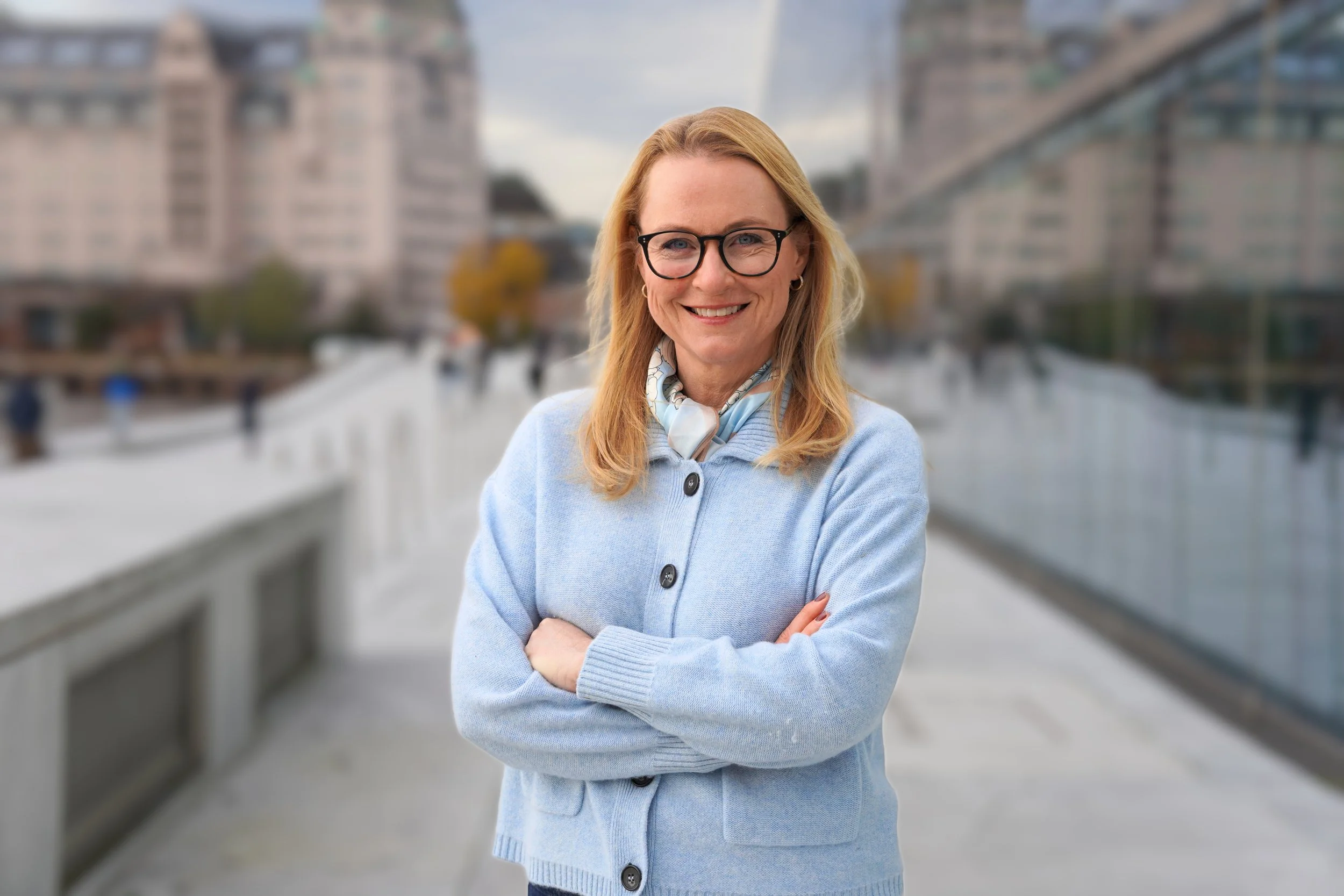 Praktisk lederutvikling som styrker selvledelse, trygghet og samspill – for ledere som vil skape resultater over tid.