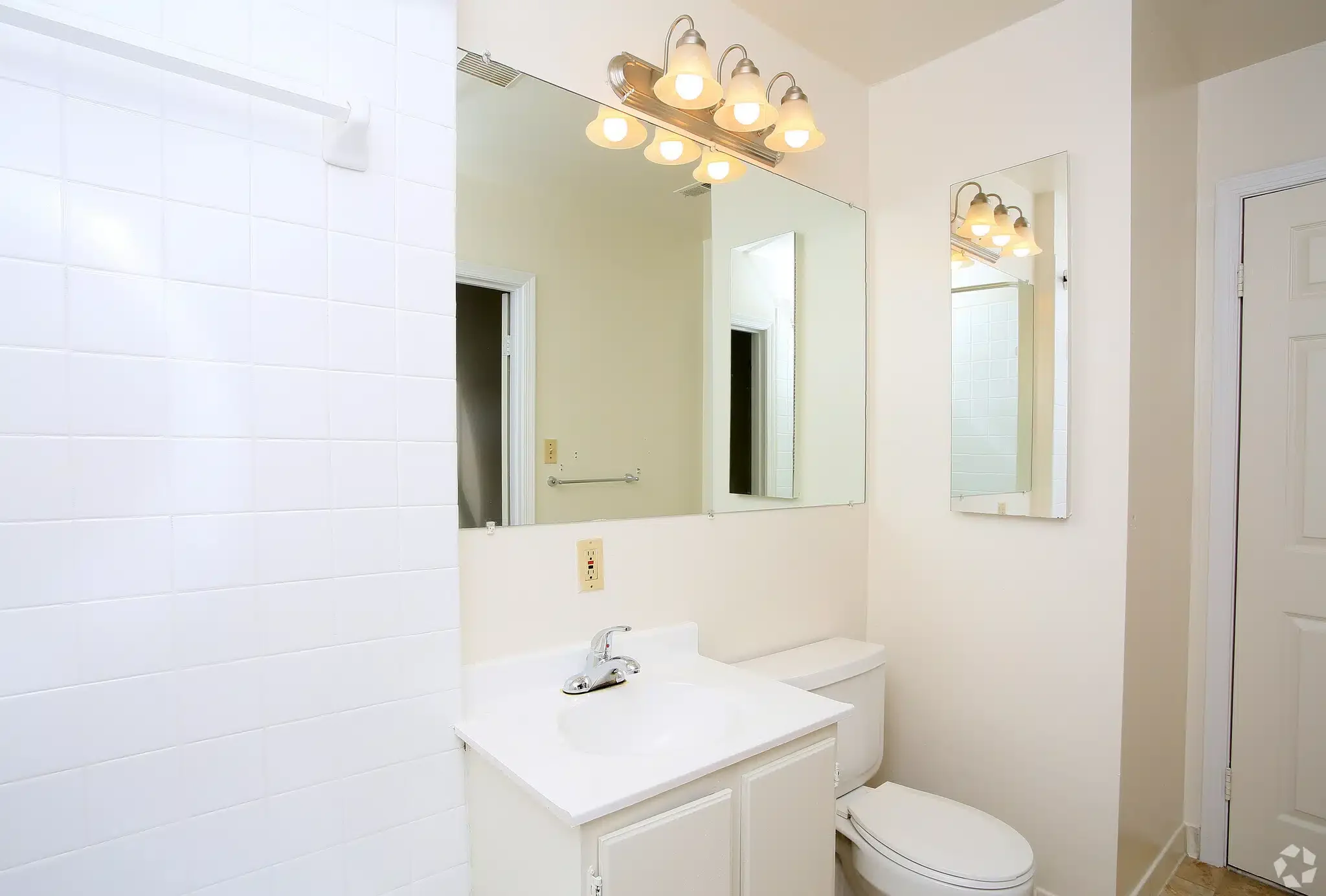vernon-homes-bathroom.jpg.webp