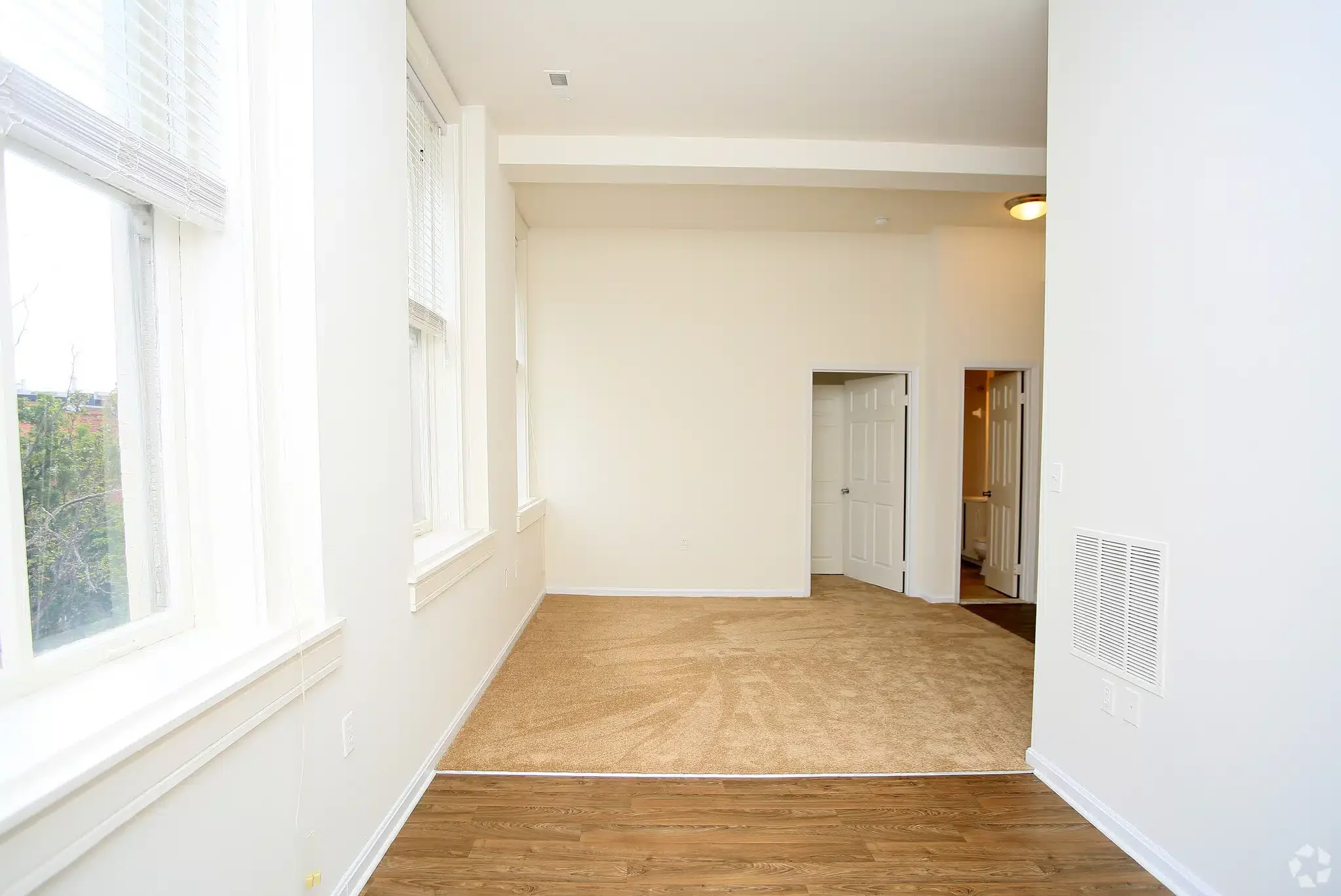 vernon-homes-living-room.jpg.webp