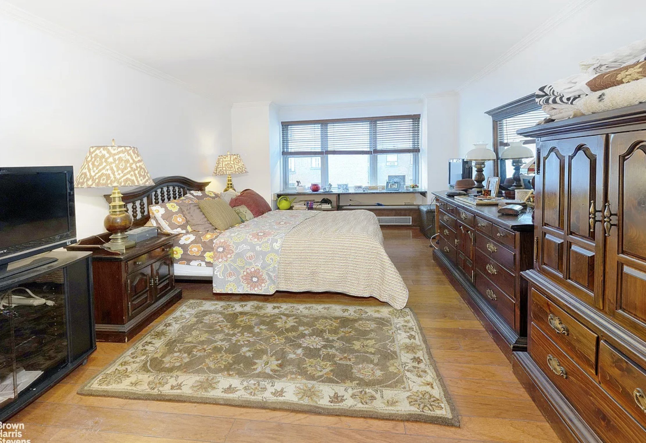 Halatsis Project Mayfair Old 03