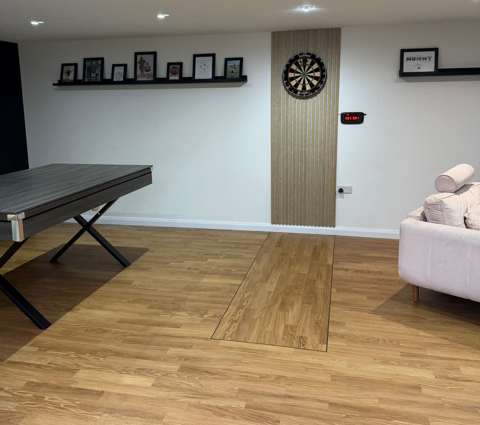 Karndean - Darts Oche - Bar - 1aWEB.jpeg