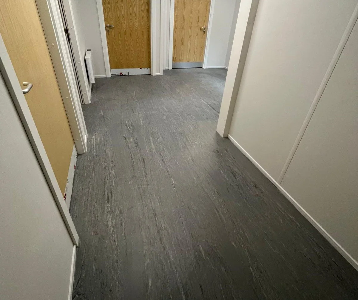 Maynard Court Surgery - Polyflor XL PU -Graphite - 4web.jpeg