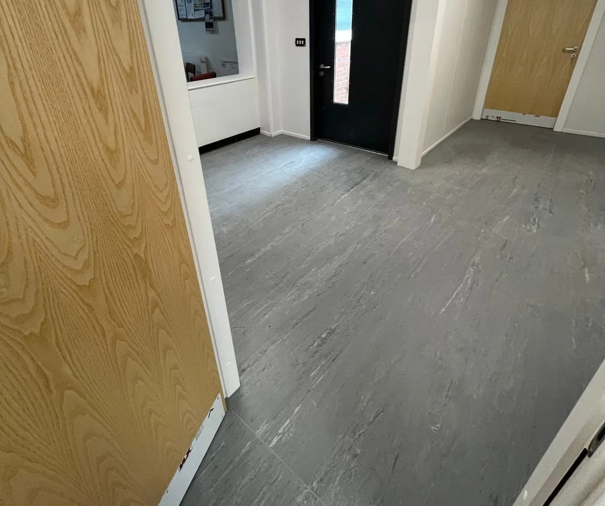 Maynard Court Surgery - Polyflor XL PU -Graphite - 8web.jpeg