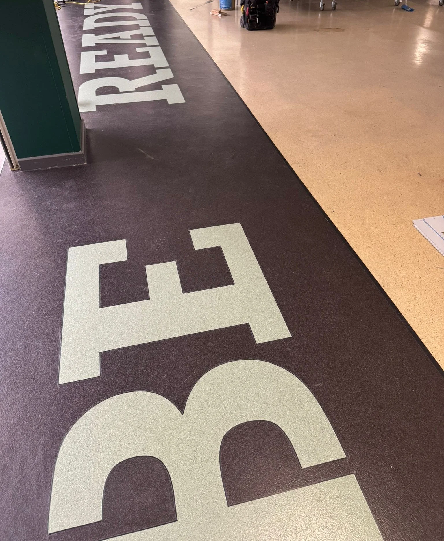 Malet - Slogan Floor -2.jpeg