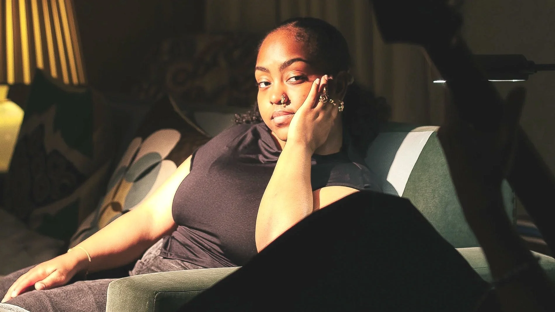 Anaïs Cardot teases new single on Instagram.