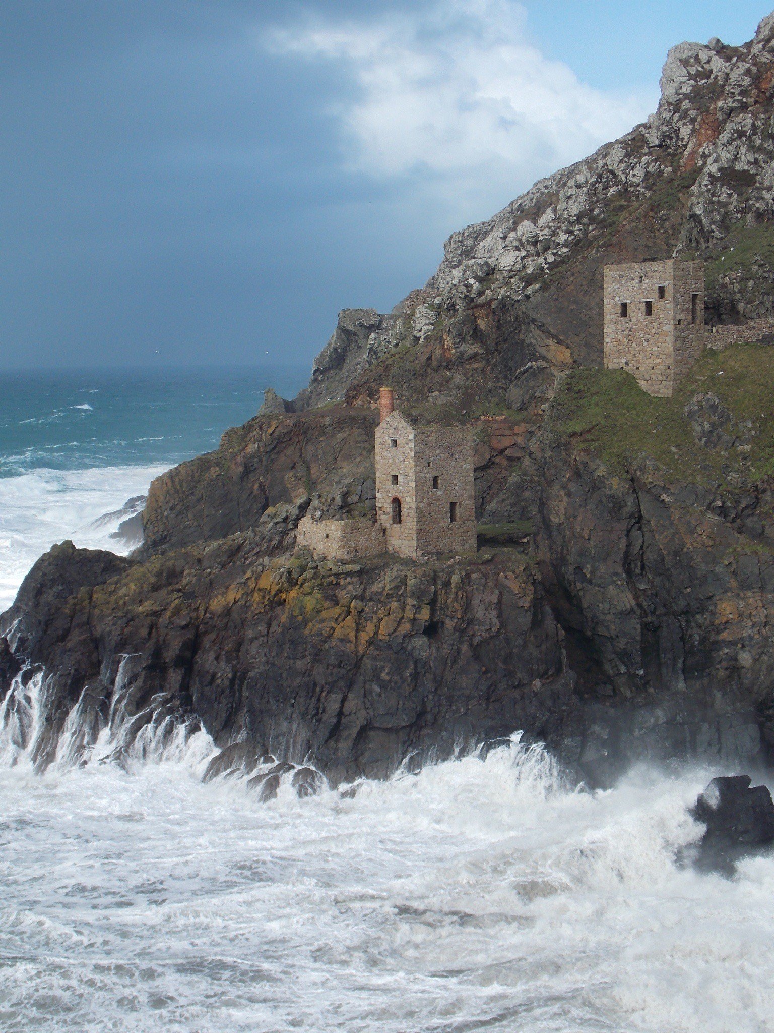 Picture of Cornwall Cornish Coast with Botallack Engine Houses. FAW Cornwall First Aid Training