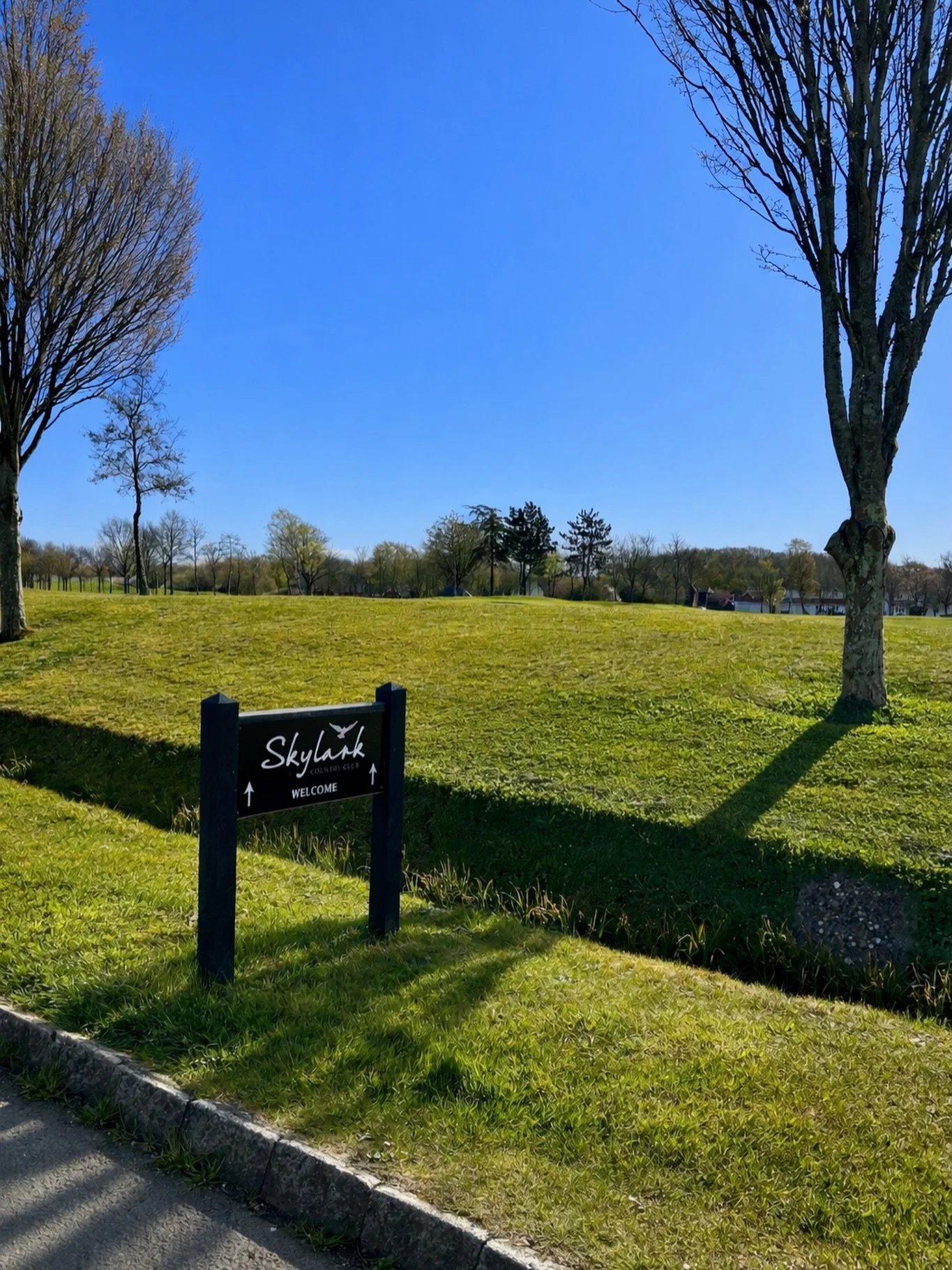 Today&rsquo;s location📍@skylarkcountryclub looking glorious in the sun ☀️