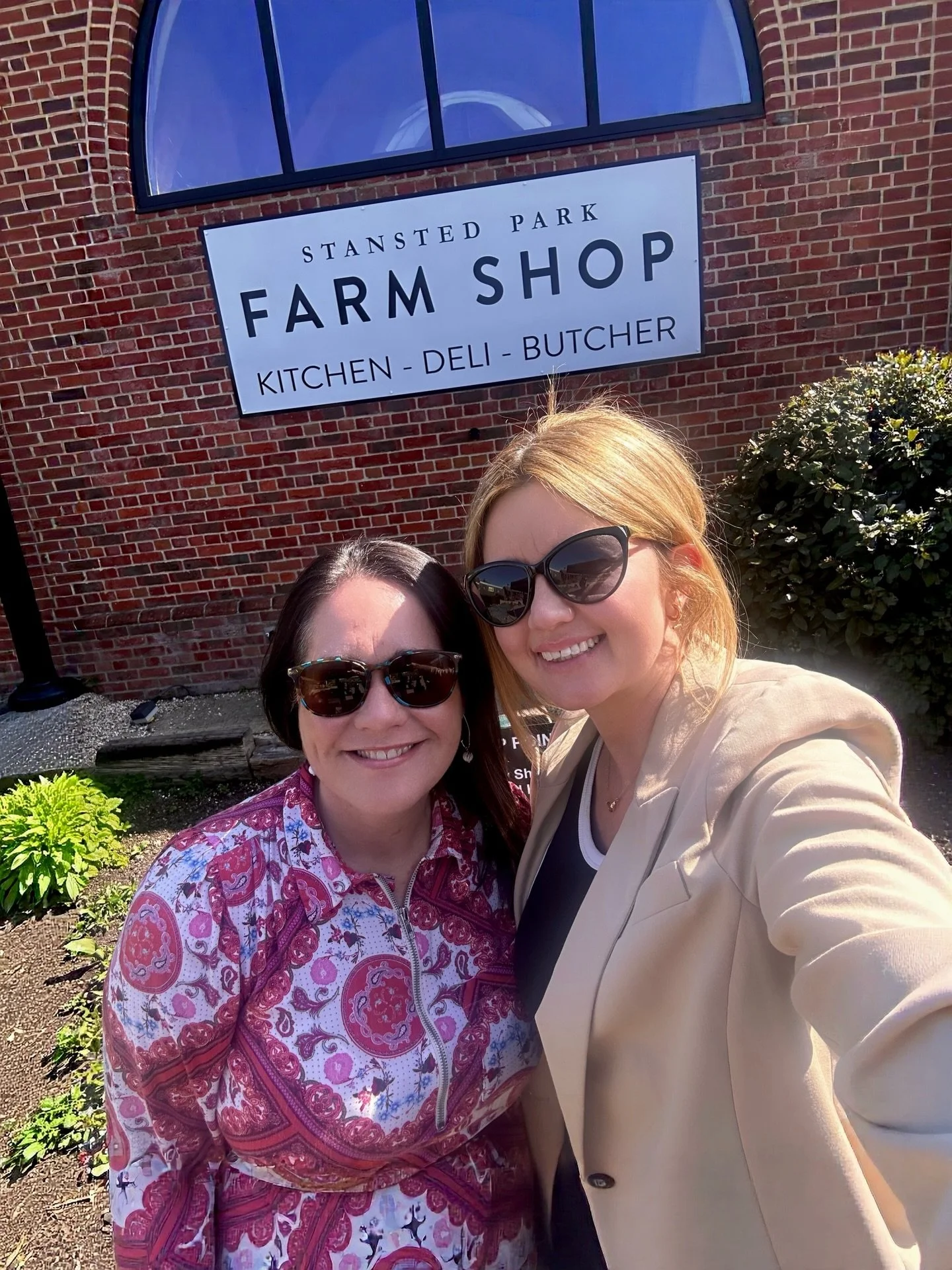 Another day, another location 📍 this time we were at the stunning @stansted_farm_shop to talk all things @southdownsfoodfestival and with only 7 weeks to go before the big day, there was plenty to talk about! Tickets are on sale now and we would lov