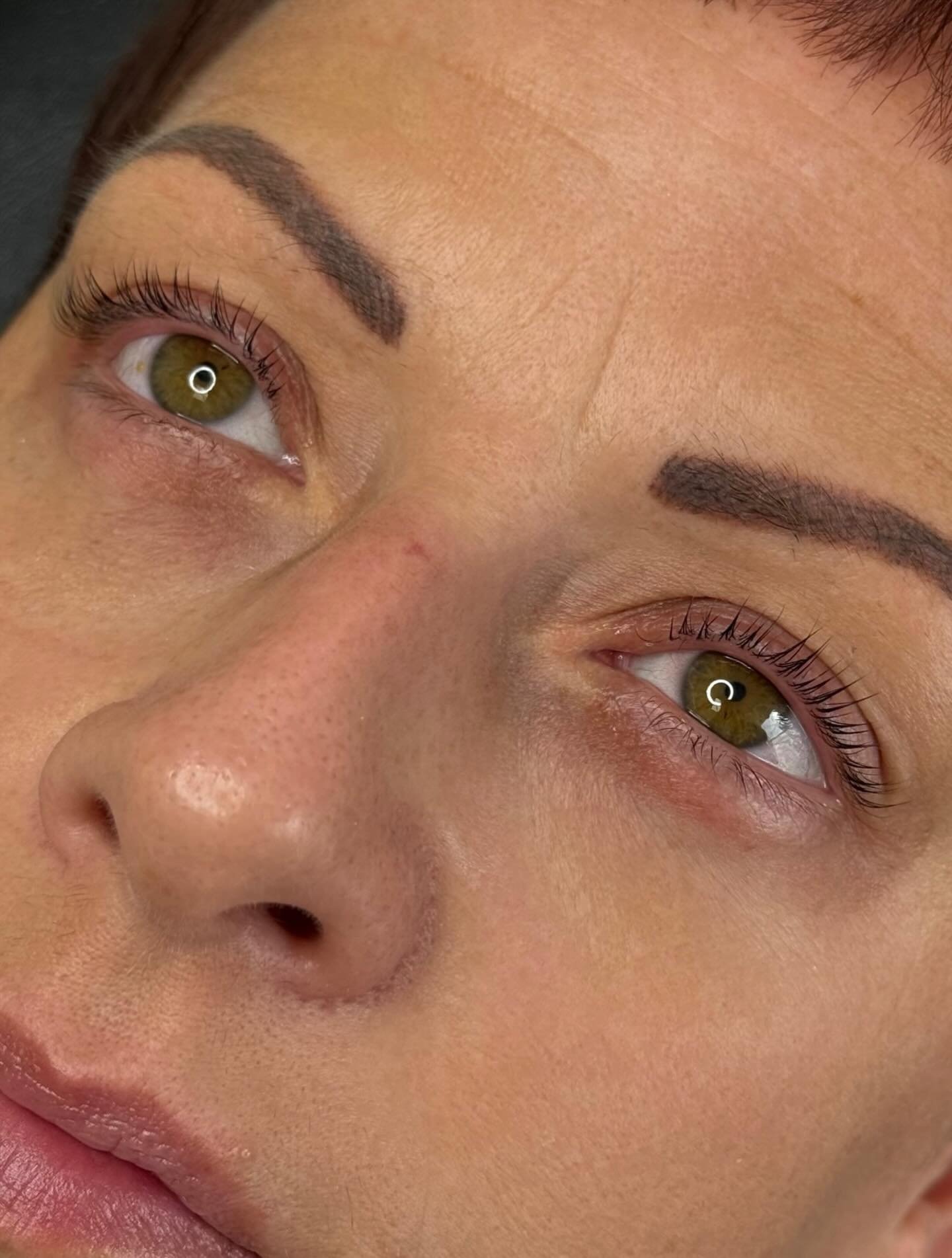 &bull; L A S H  L I F T S &bull; 

Wake up with effortlessly lifted lashes ✨

No extensions. No mascara. No daily curling.
Just your natural lashes &mdash; enhanced.

A lash lift gently lifts and sets your own lashes from the root, creating a brighte