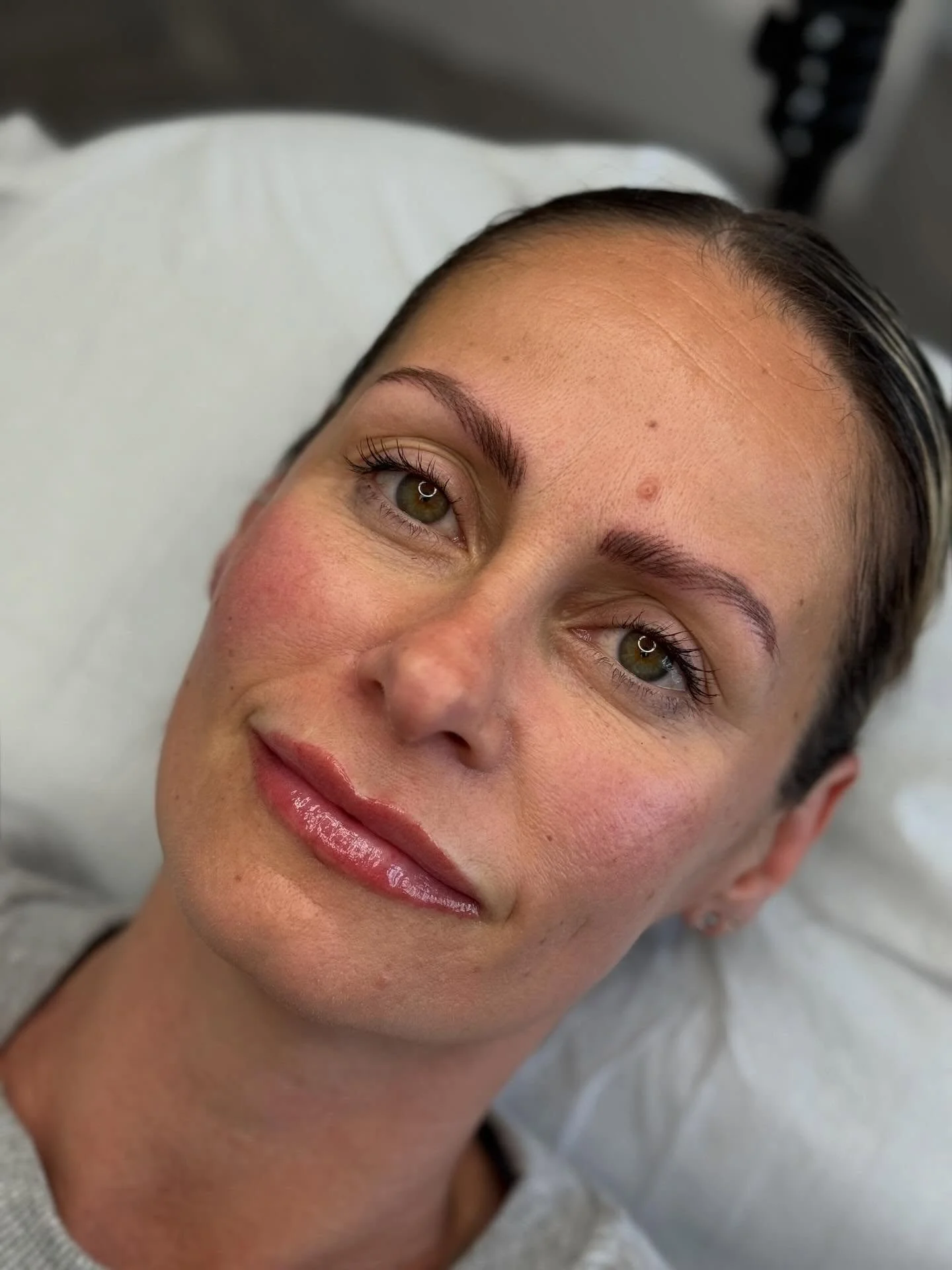 Your features, just elevated 🤍

Hyperrealism brows paired with lip blush to create the softest, most natural enhancement. No harsh lines, no heavy makeup look - just beautifully balanced, effortless results.

I specialise in treatments that are unde
