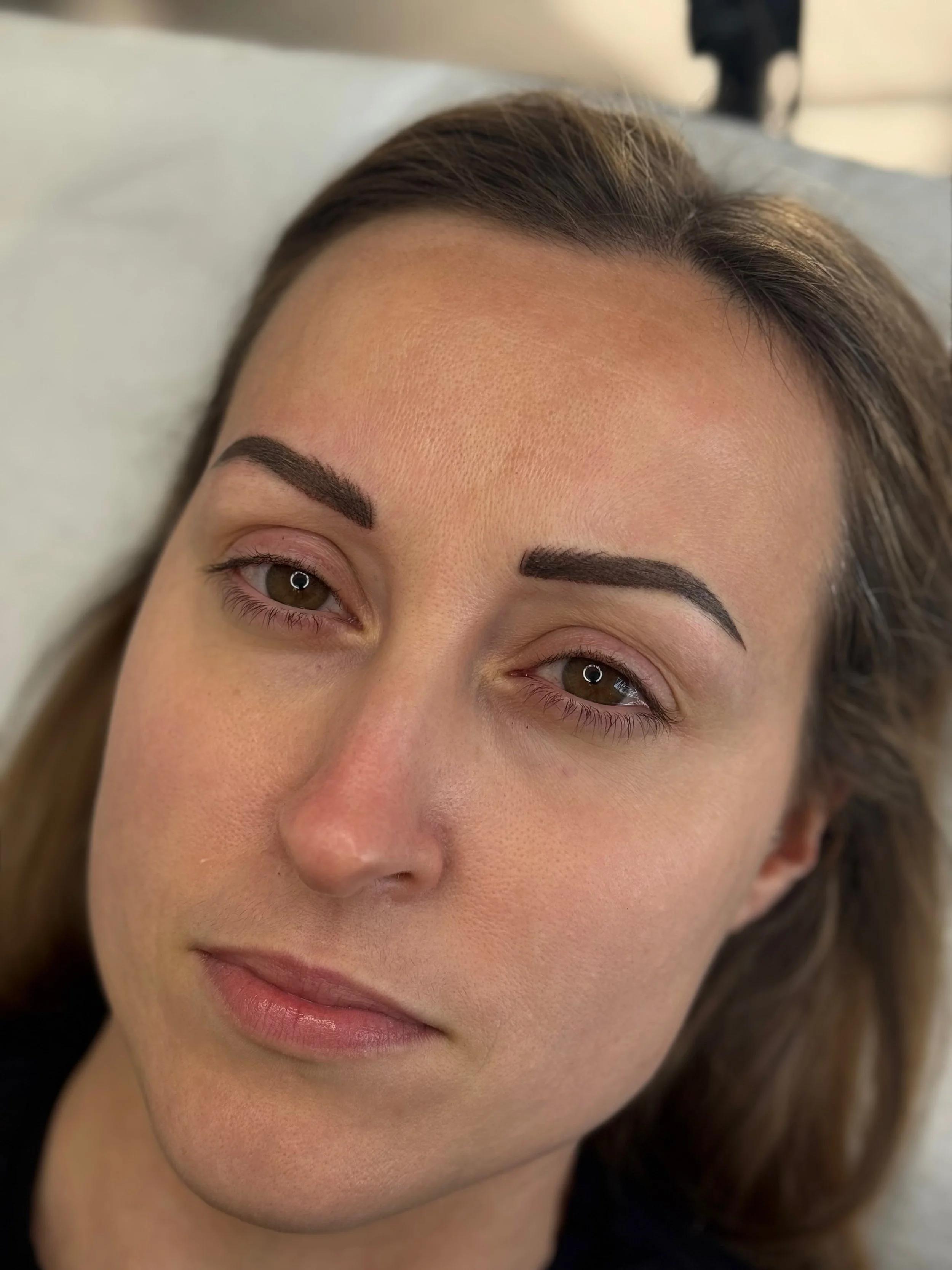 A little brow refresh&hellip; ✨

My client came to me with previous PMU brows that had faded over time and wanted a freshen-up. Combination brows were the perfect choice to restore shape, definition and colour while still keeping everything soft and 