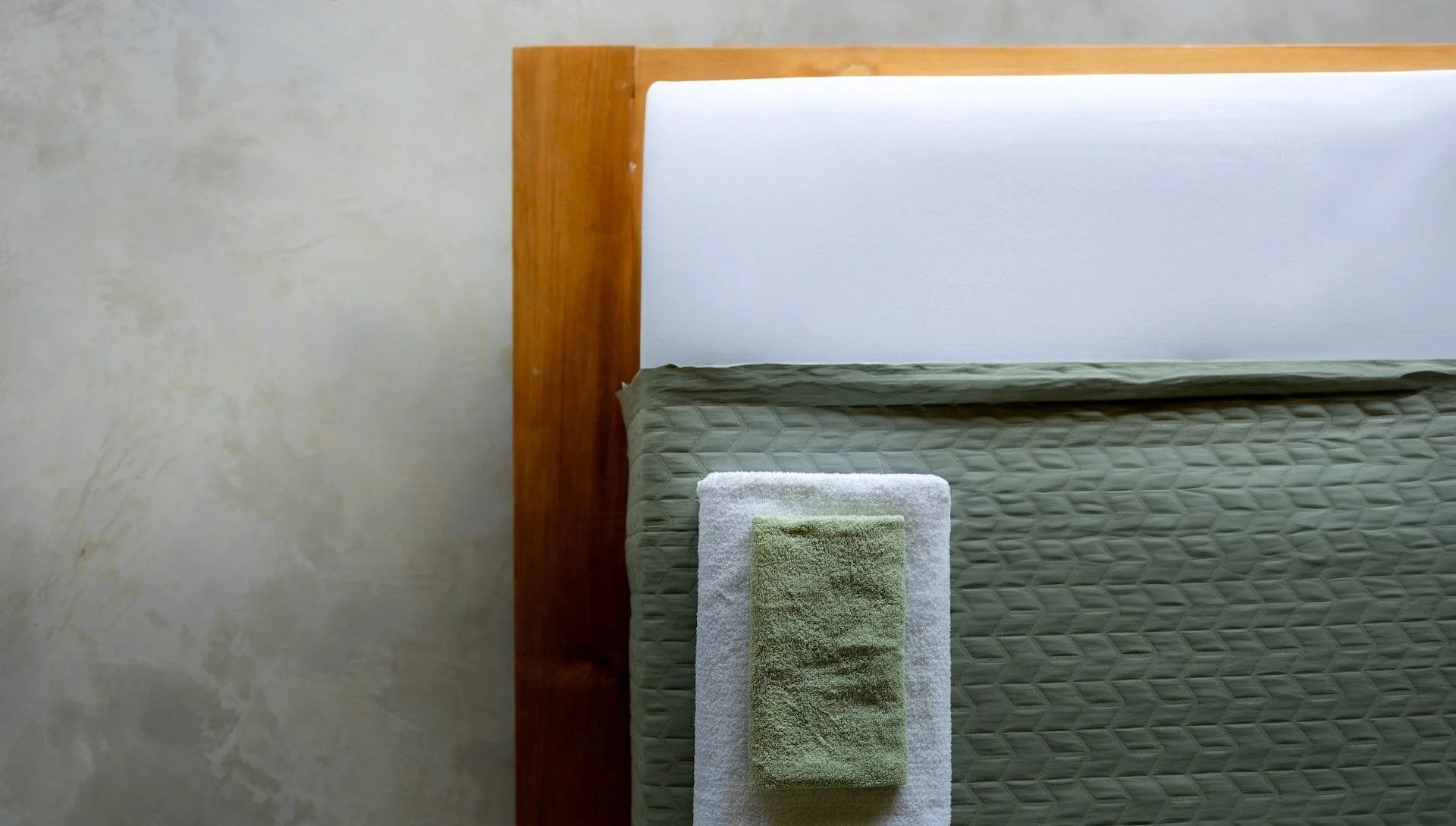 studio clauss_hotel bed.jpg