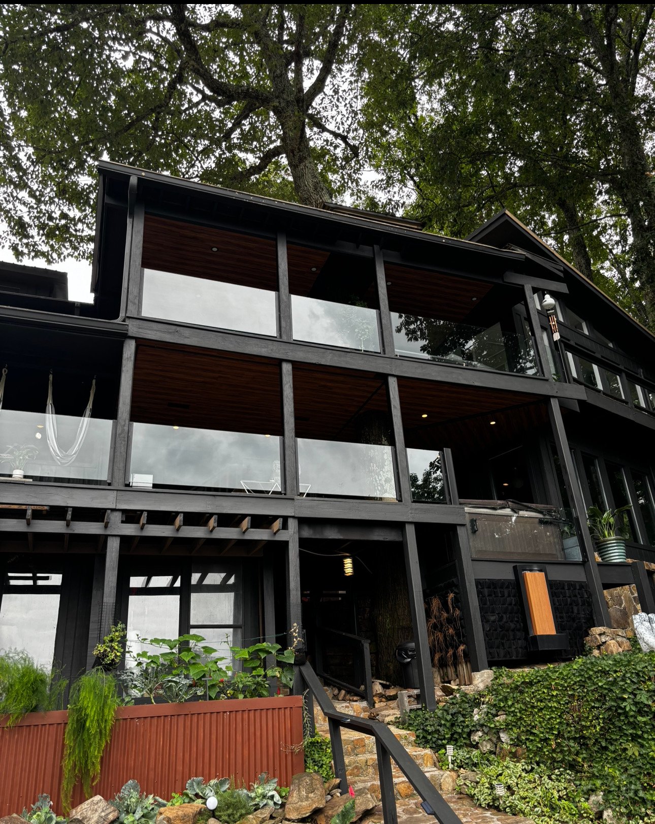 From Craftsmanship to Clean Lines: The Power of Custom Furniture and Glass Railings