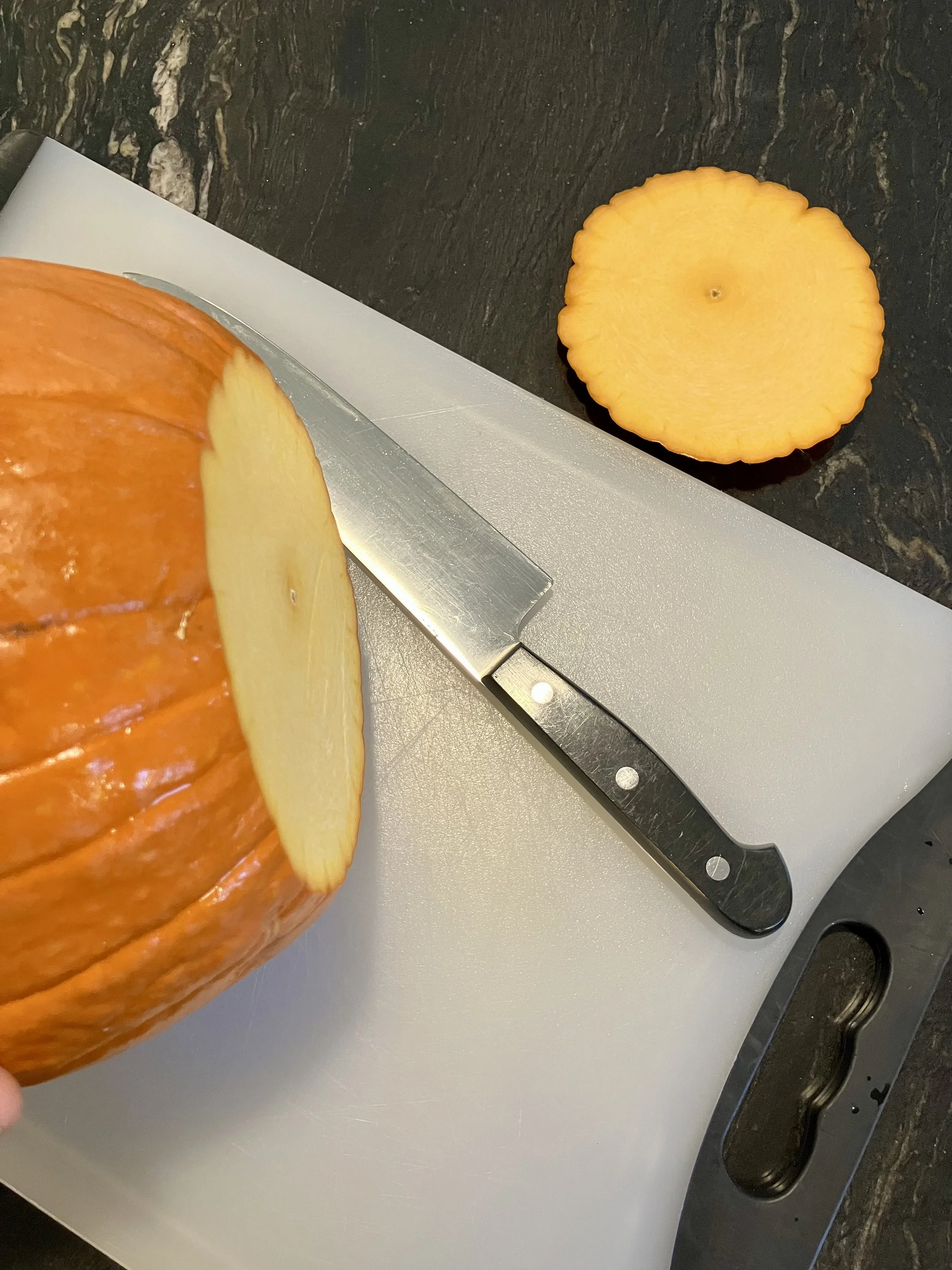 cutting pumpkin tutorial