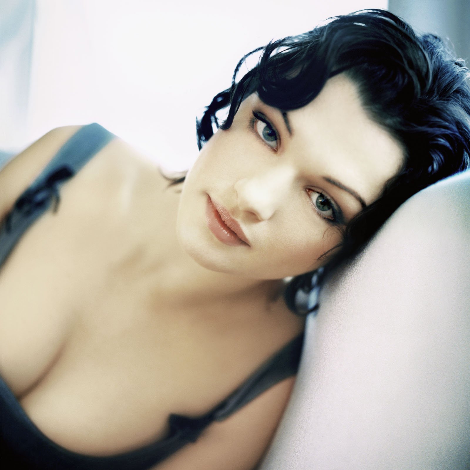Rachel Weisz (1998)