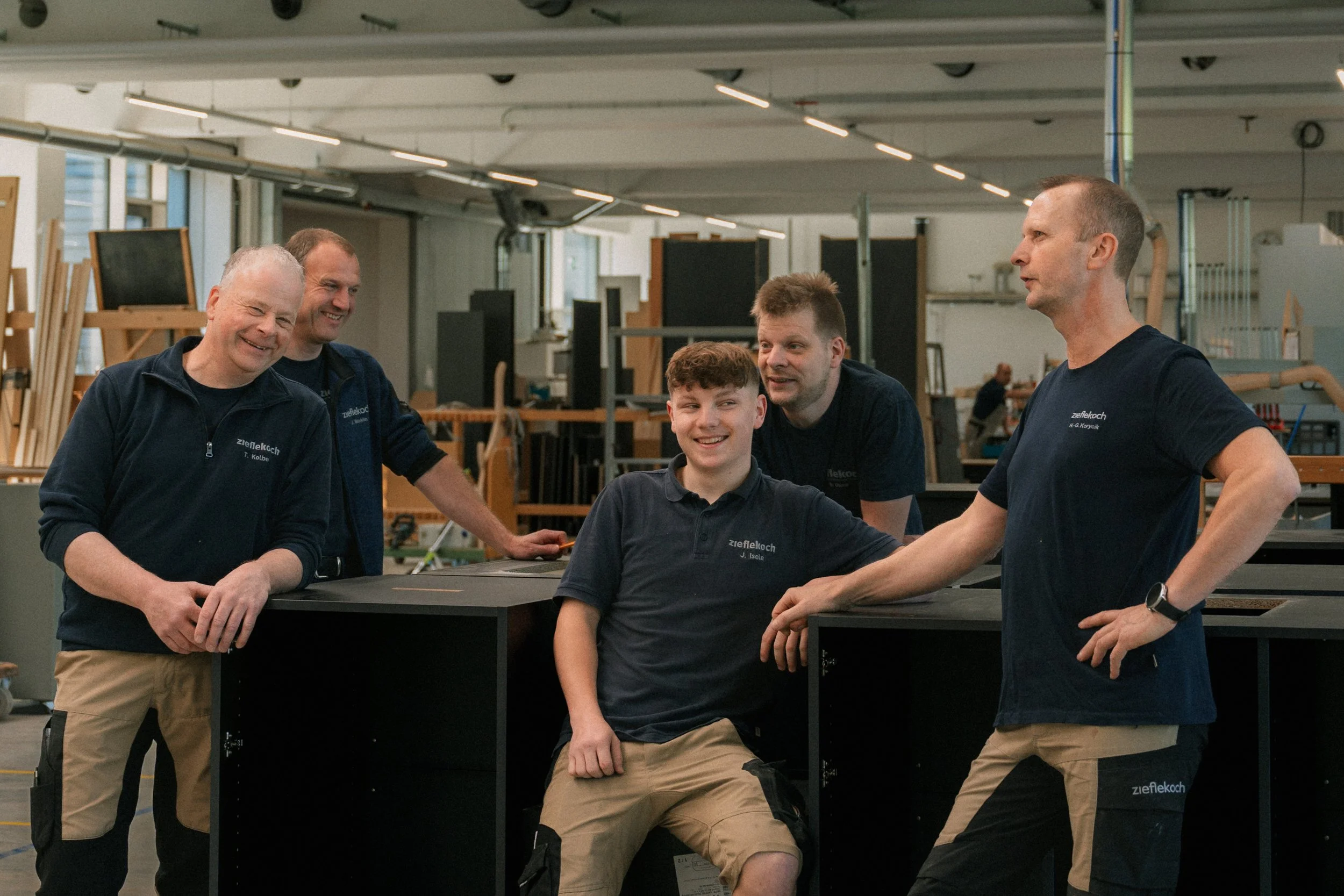 Ohh-Halla_ZK Work with us-04.jpg