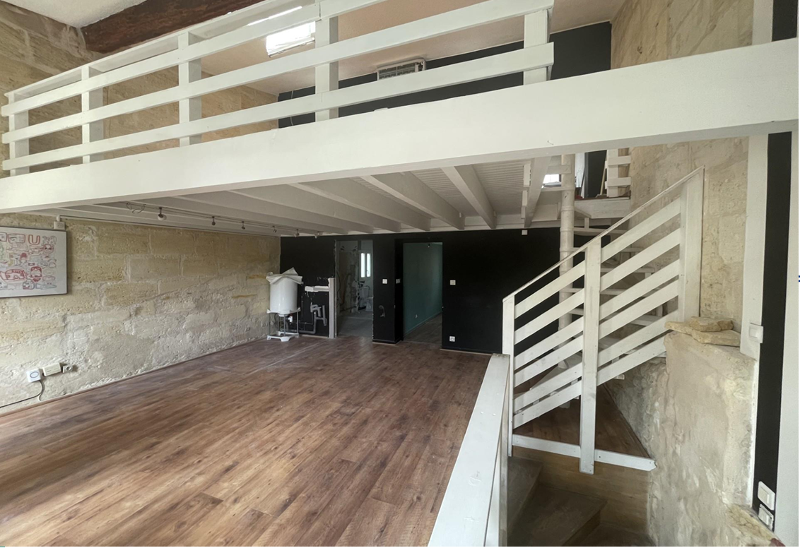 Rénovation intérieur – pièce avec mezzanine et escalier - Lormont