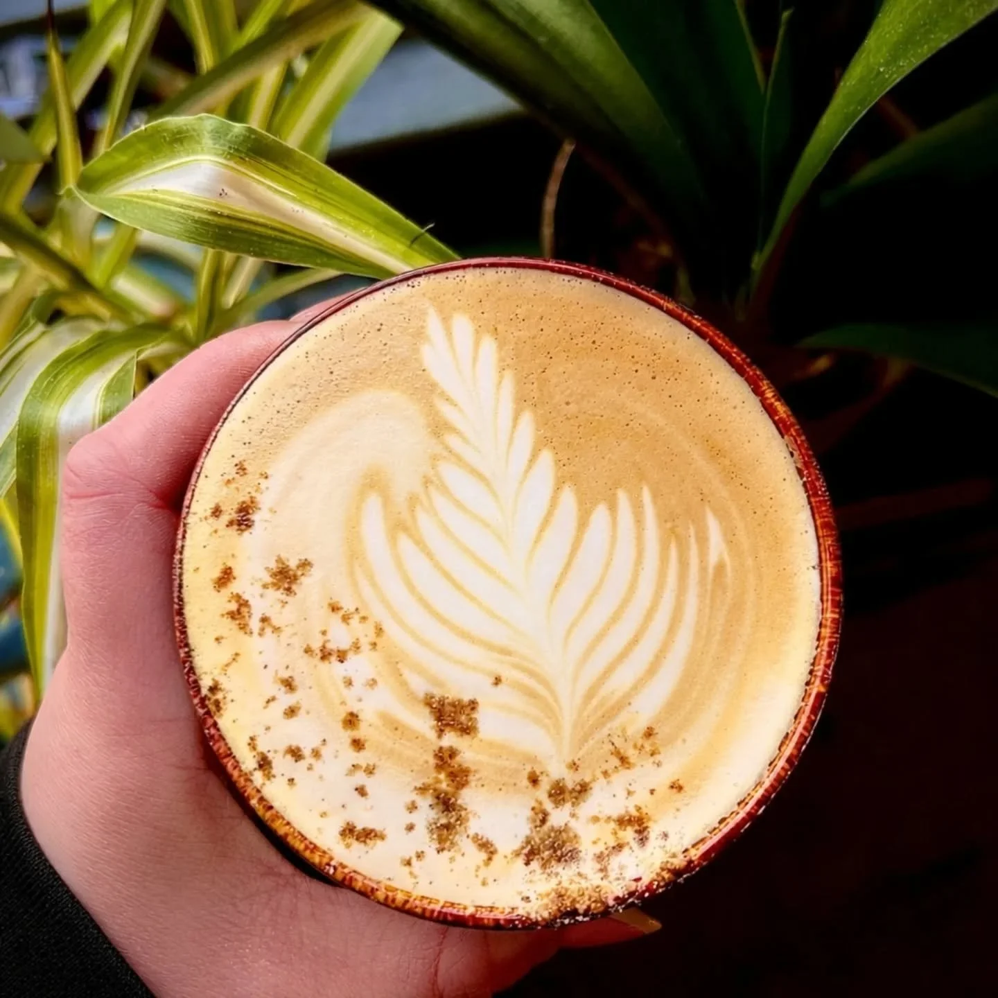 We took a cardamom bun and turned it into a latte.👌

House-made cardamom syrup, buttery, sweet, and quietly addictive ☕🌿