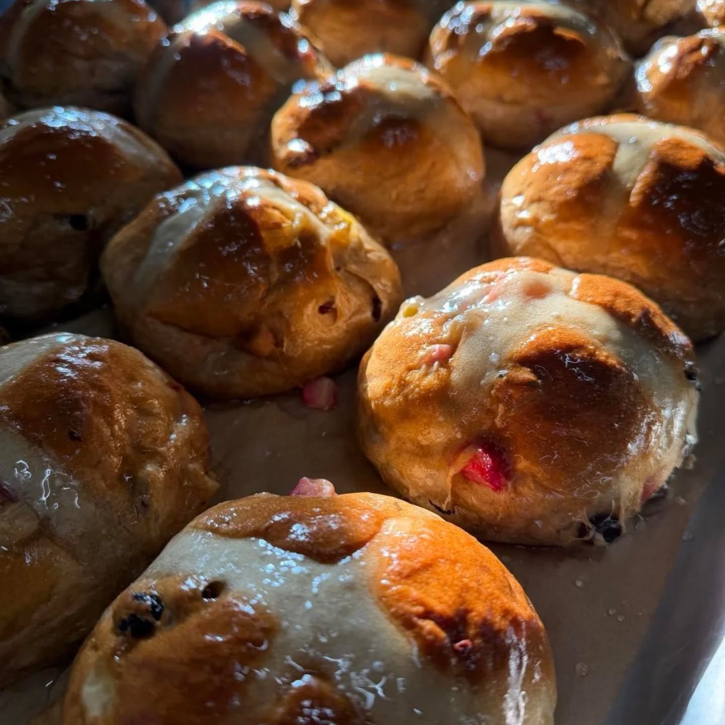 Rhubarb and apple hot cross buns are flying out - come get em this Easter weekend! #nicebuns