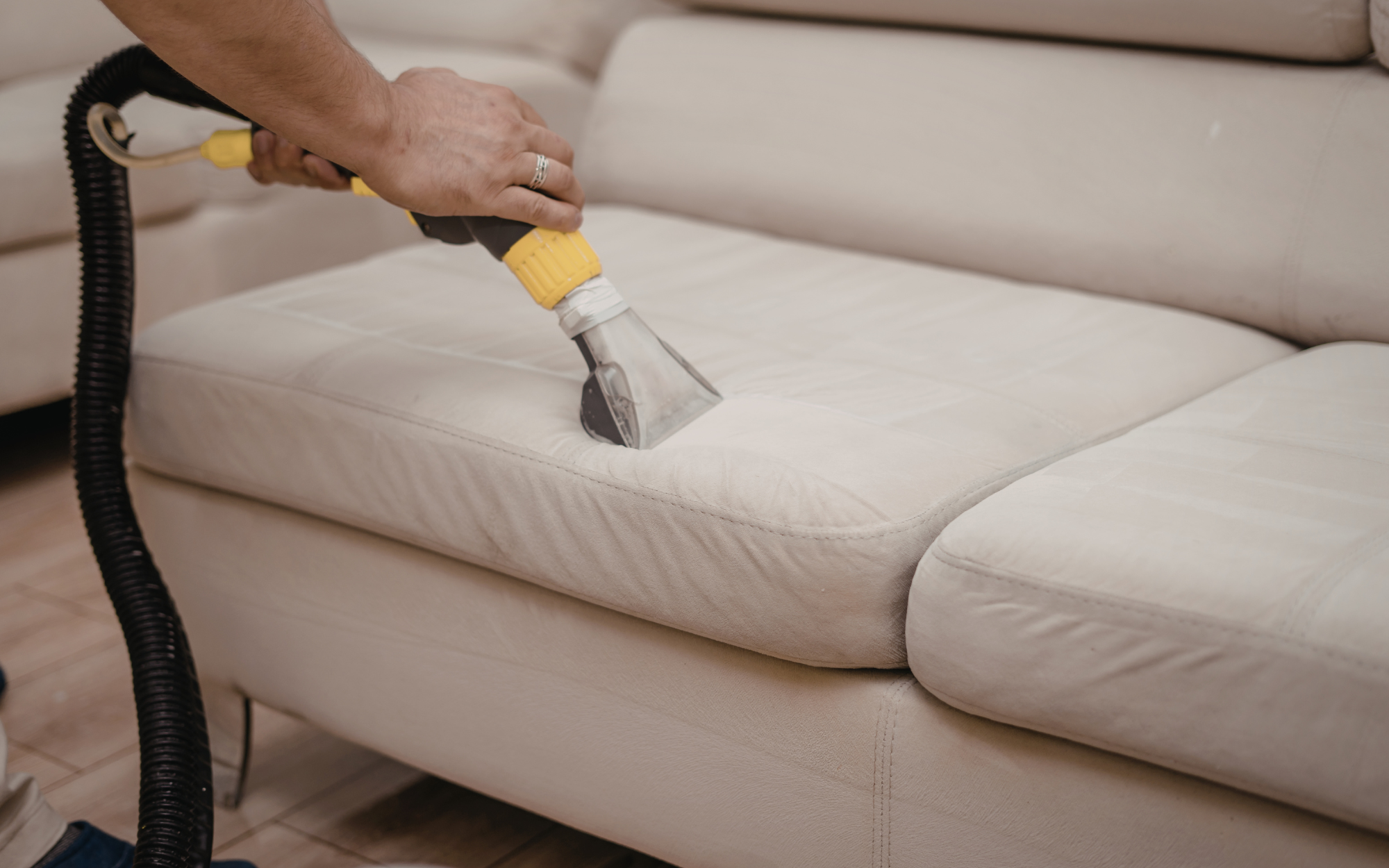 Deep Cleaning vs. Regular Cleaning: Which One Do You Need?