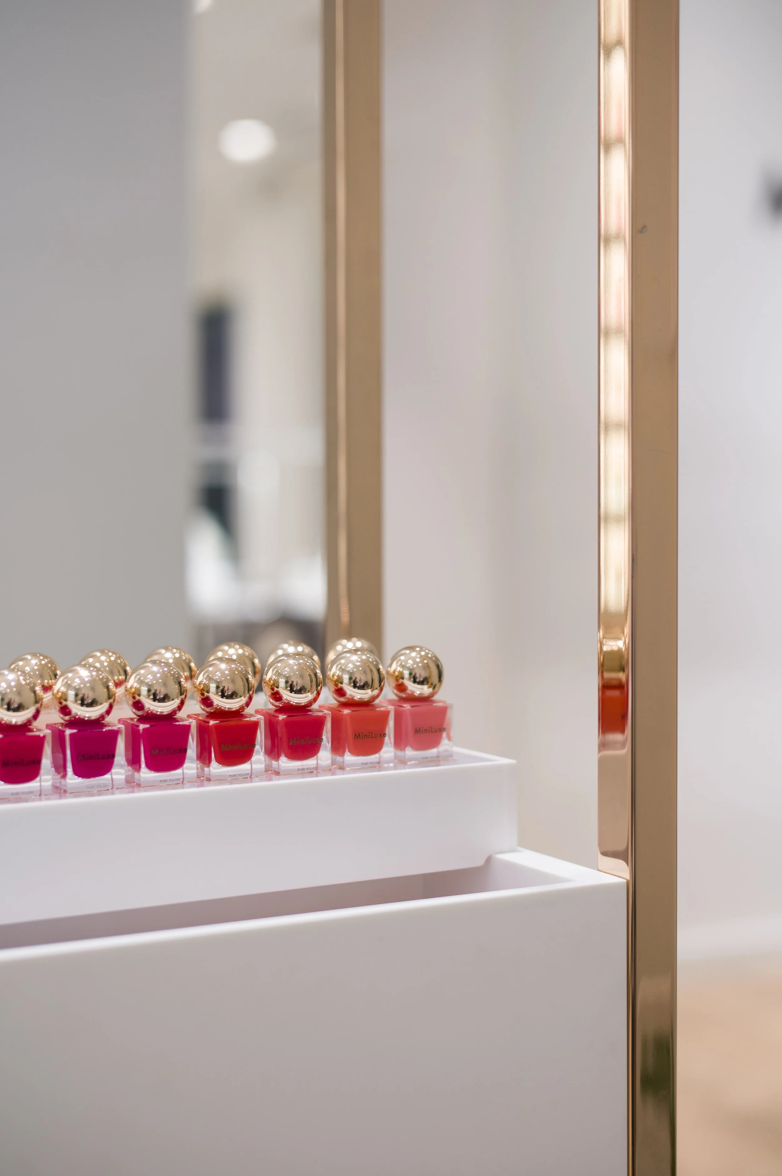 MiniLuxe nail polish bottle Industrial Design