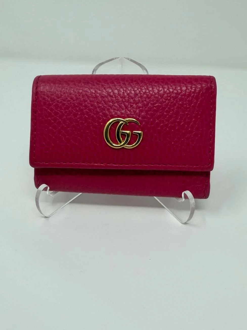Gucci_GG_Marmont_6-Key_Case_(Fuchsia)_1.jpg