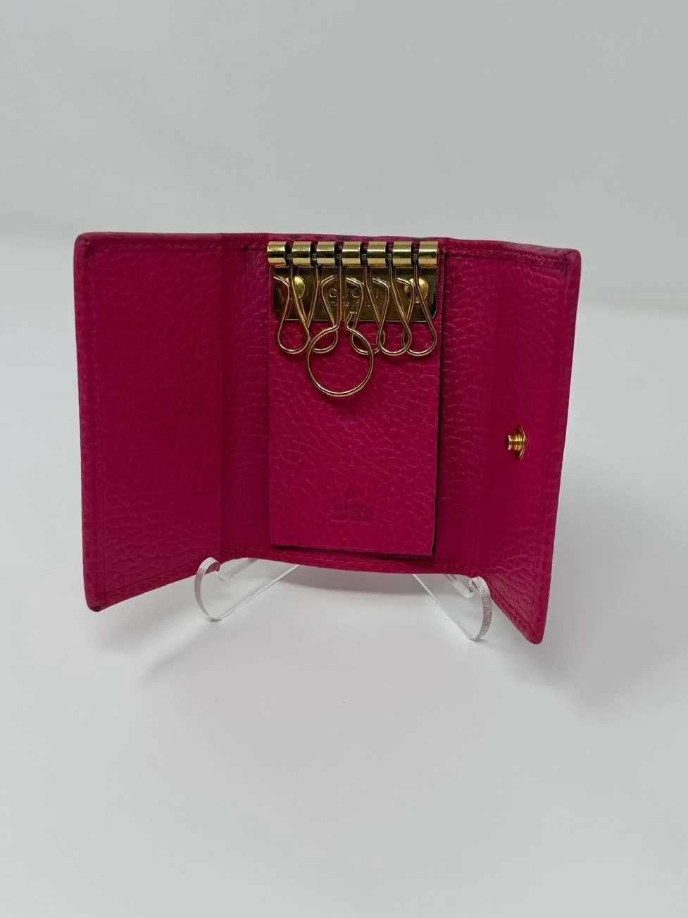 Gucci_GG_Marmont_6-Key_Case_(Fuchsia)_2.jpg