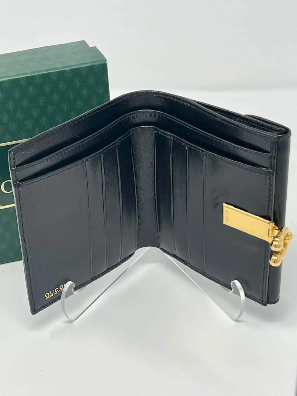 gucci-vintage-black-leather-wallet-horsebit_01.jpeg