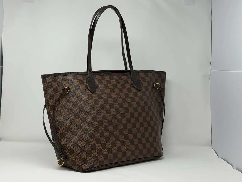 Louis_Vuitton_Damier_Ebene_Neverfull_MM_1.jpg
