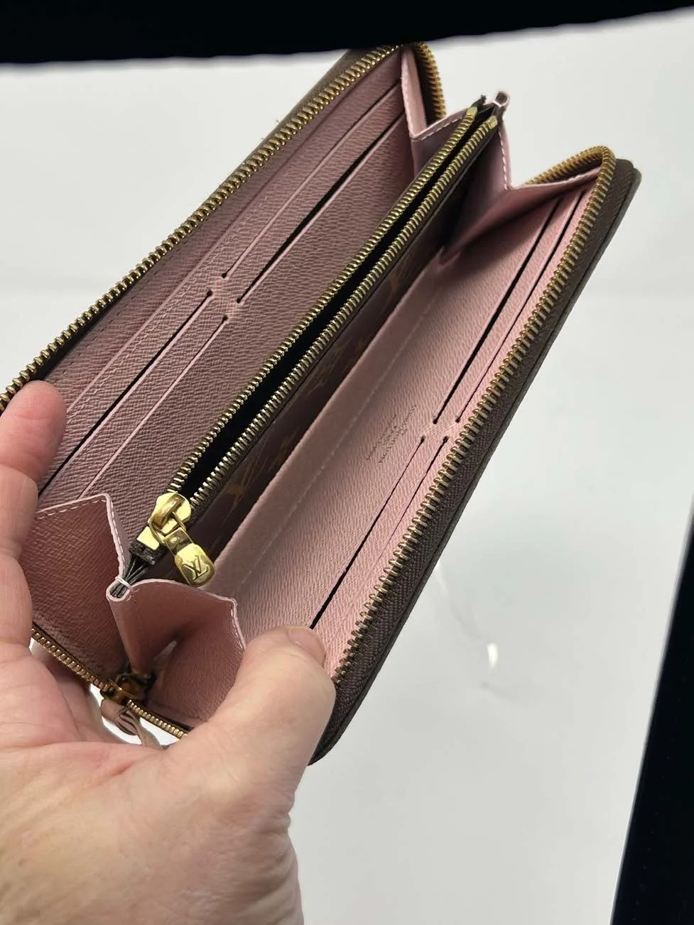 Louis Vuitton Zippy Wallet - Monogram w/ Rose Ballerine Interior