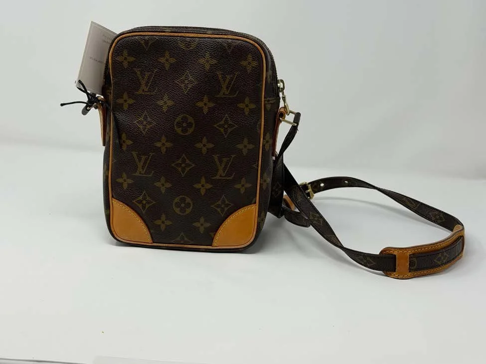 Louis_Vuitton_Monogram_Danube_Vintage_Crossbody_1.jpg