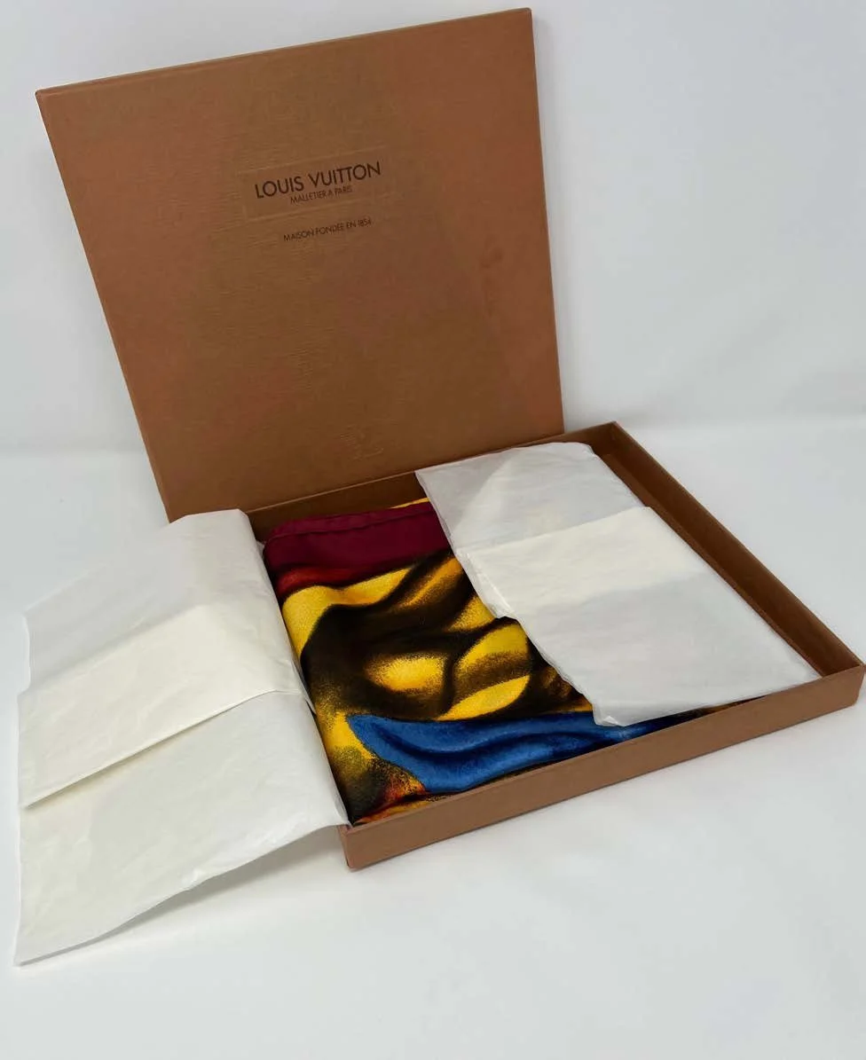 lv-silk-scarf-limited-edition_03.jpeg