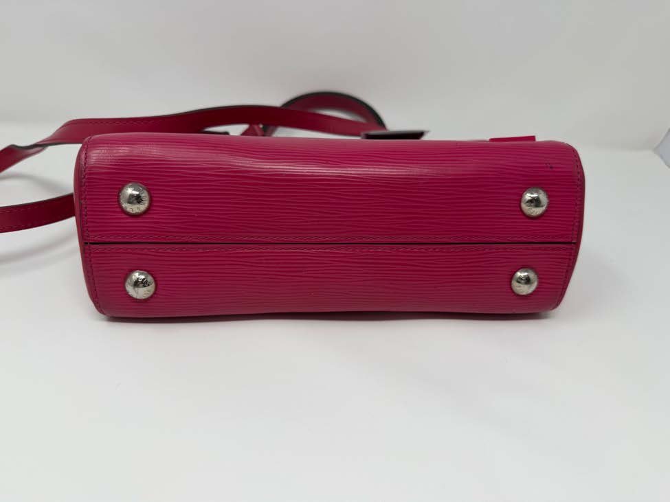 Louis_Vuitton_Epi_Leather_Top-Handle_Crossbody_Bag_(PinkFuchsia)_4.jpg