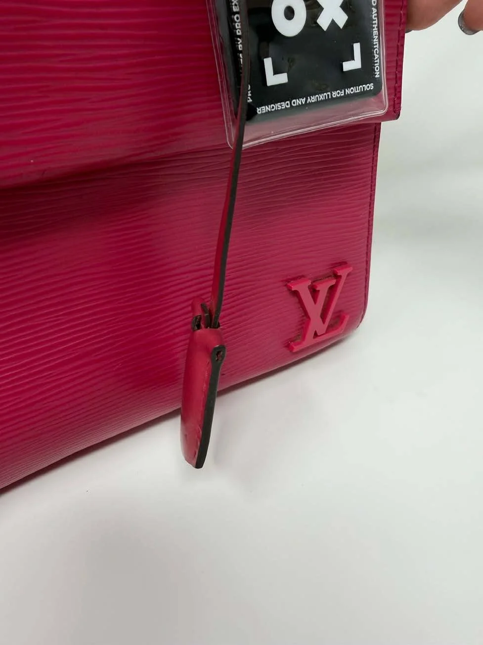 Louis_Vuitton_Epi_Leather_Top-Handle_Crossbody_Bag_(PinkFuchsia)_2.jpg