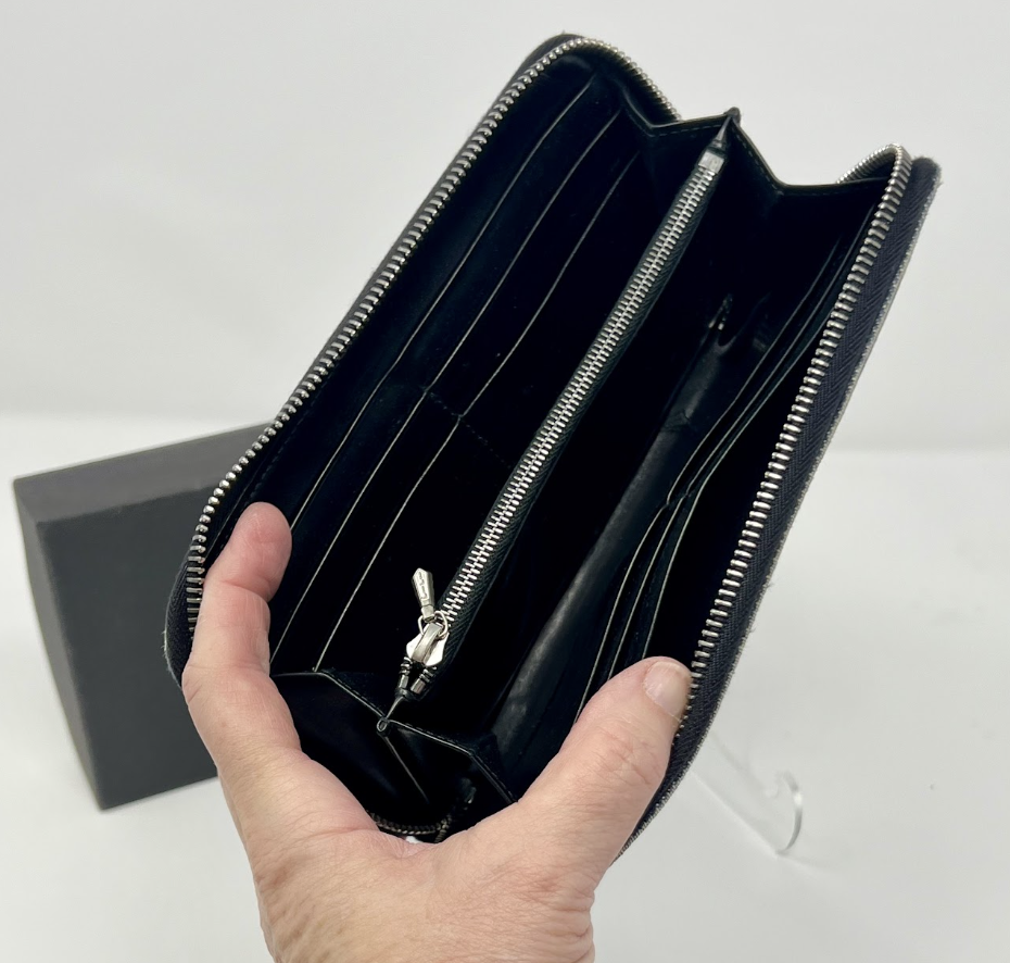 BVLGARI Blue Logo Zip-Around Wallet With Box.png