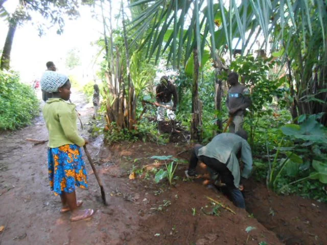  Several members of the local community joined together to provide the manpower toward a new water tap being installed at the Ibal-Acha School in Cameroon. Trenches were dug and pipes were installed so that all the students at the school will be able