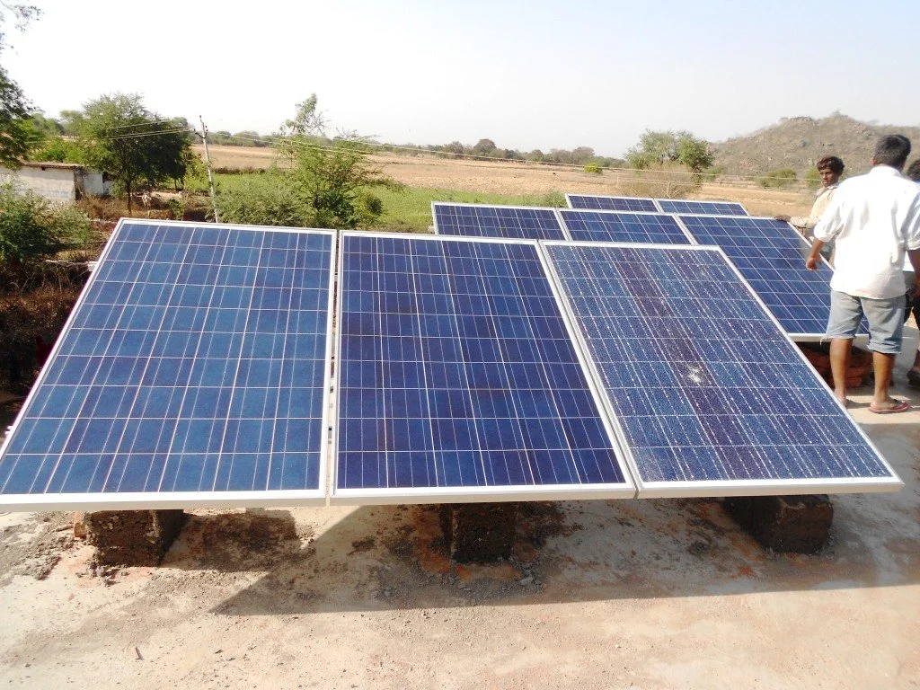  Our Solar Panels have been installed in the village of Sagunia located in India. The team from Haritika have been busy collaborating with the local community and installing the new panels. 