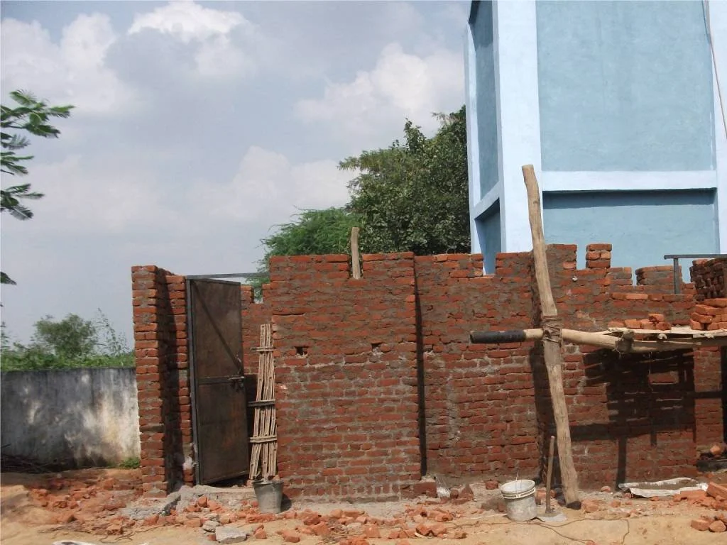  The team from Haritika is making good progress with the construction of the bathroom facility in the village of Bachevra. They are expecting that the completion is on schedule and will update us with the final images when its done. 