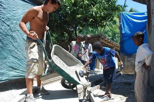  Work has started quickly at the Foyer d’Orelph Roof Project in Haiti. Even the students are getting involved in order to get things done! Timing seemed to be working out very well with this project since the season will soon bring heavier rains and 