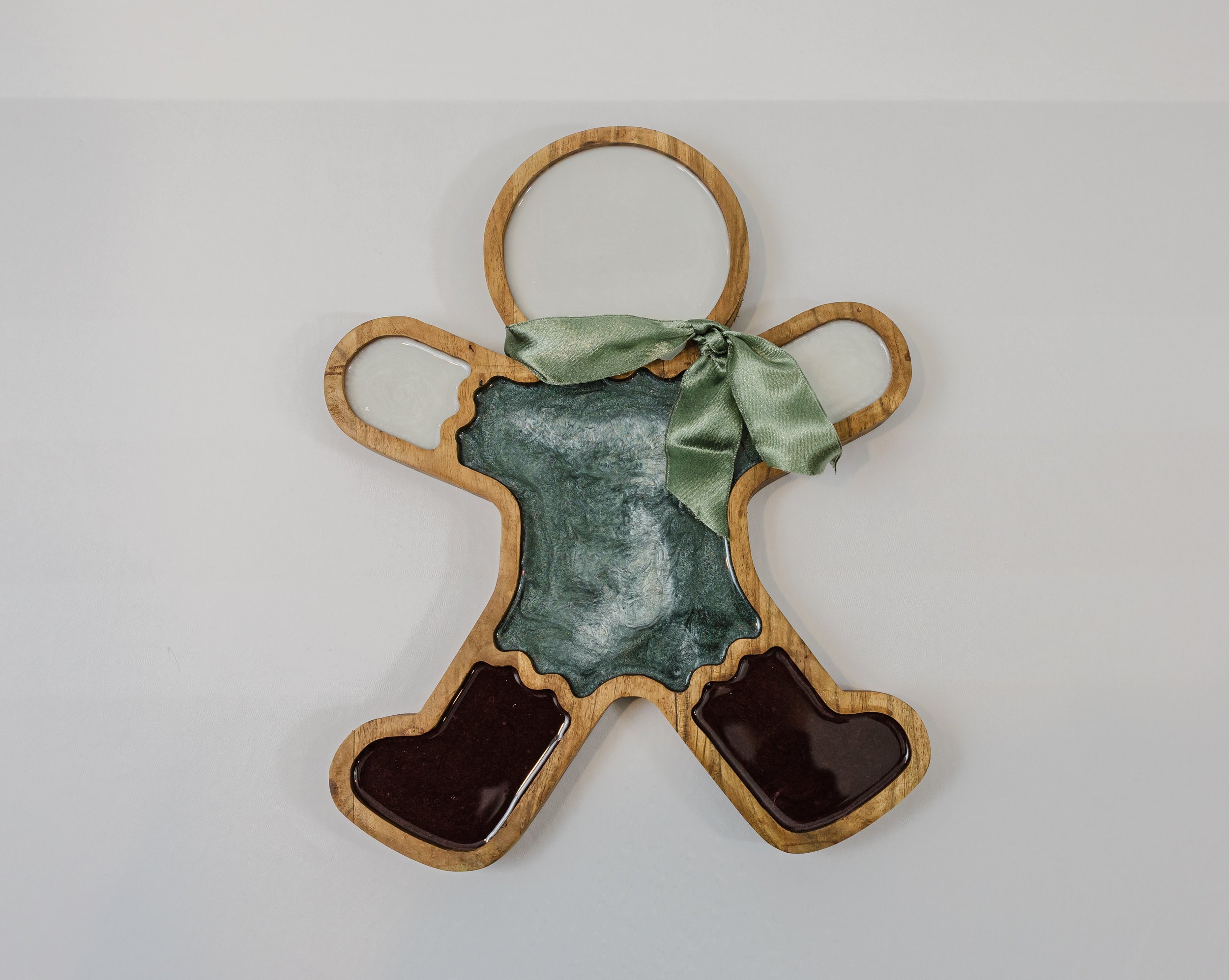 Gingerbreadmangreenbellyredboots.jpg