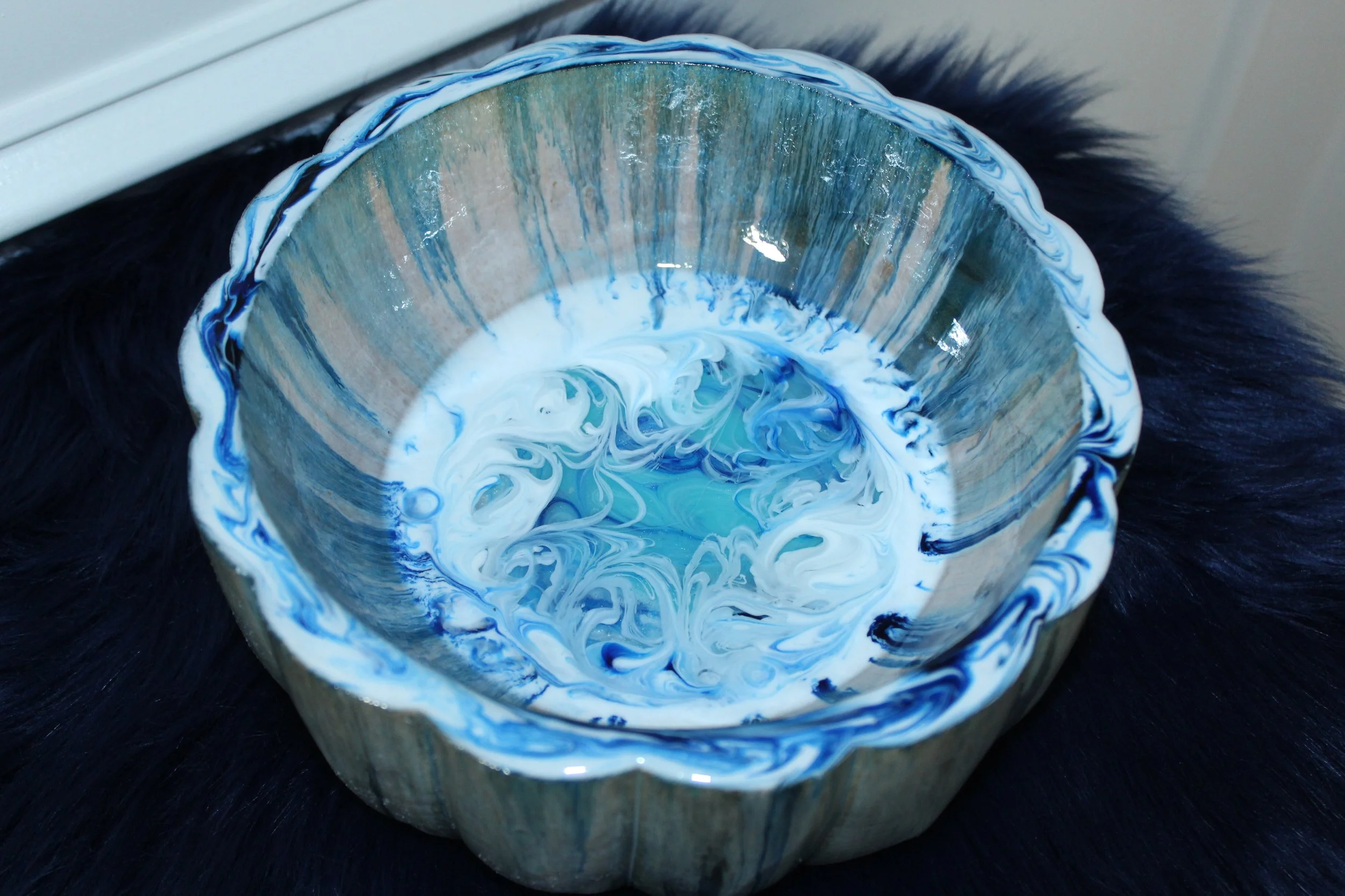Mango Wood & Fully Covered Resin Ocean Bowl 3.JPG