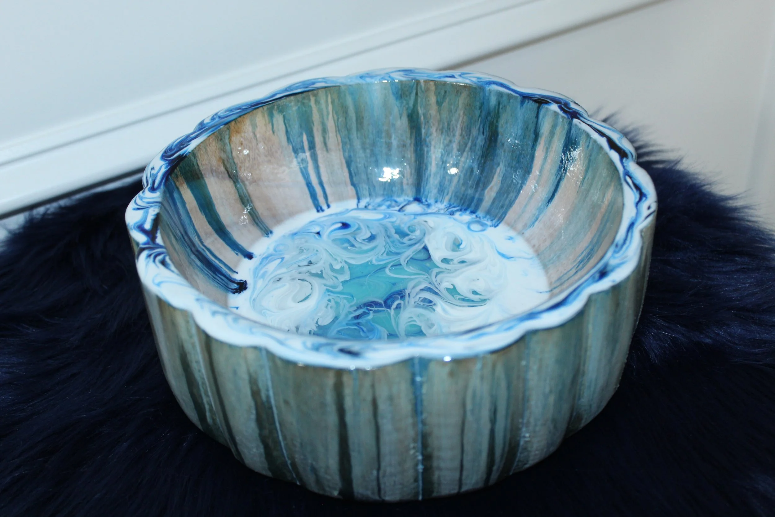 Mango Wood & Fully Covered Resin Ocean Bowl 4.JPG