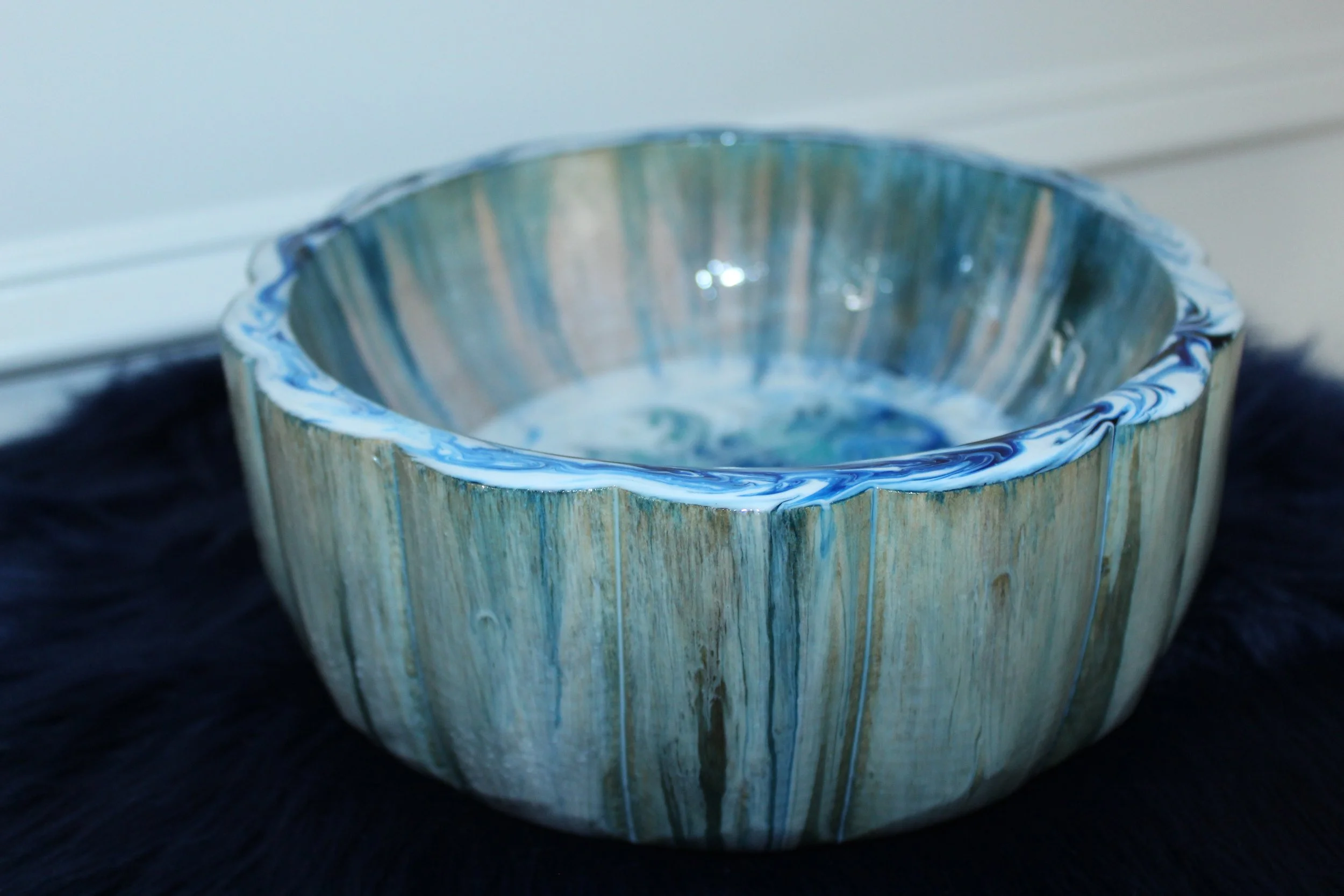 Mango Wood & Fully Covered Resin Ocean Bowl 2.JPG